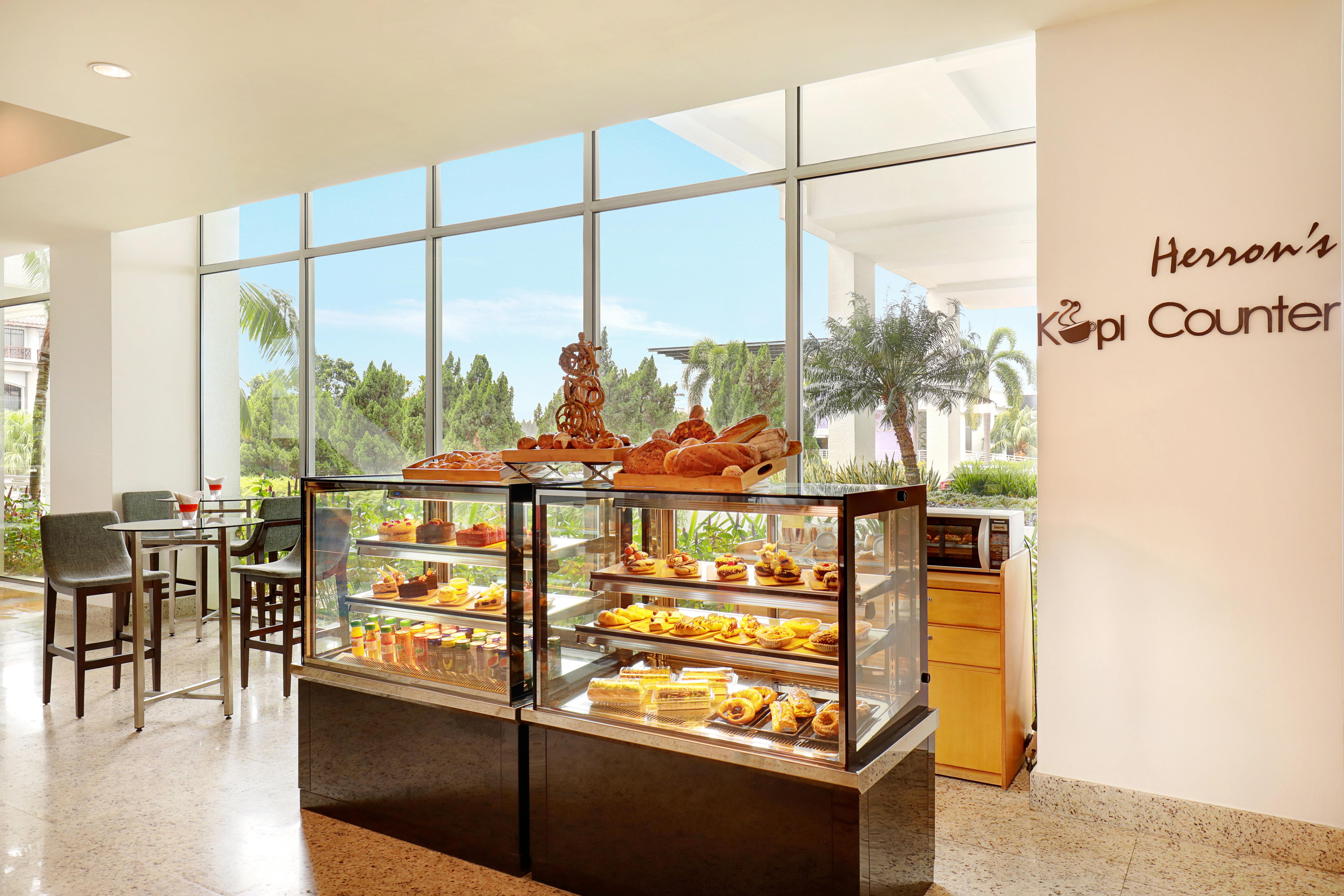 Holiday Inn Melaka By Ihg Eksteriør billede The Coffee Shop