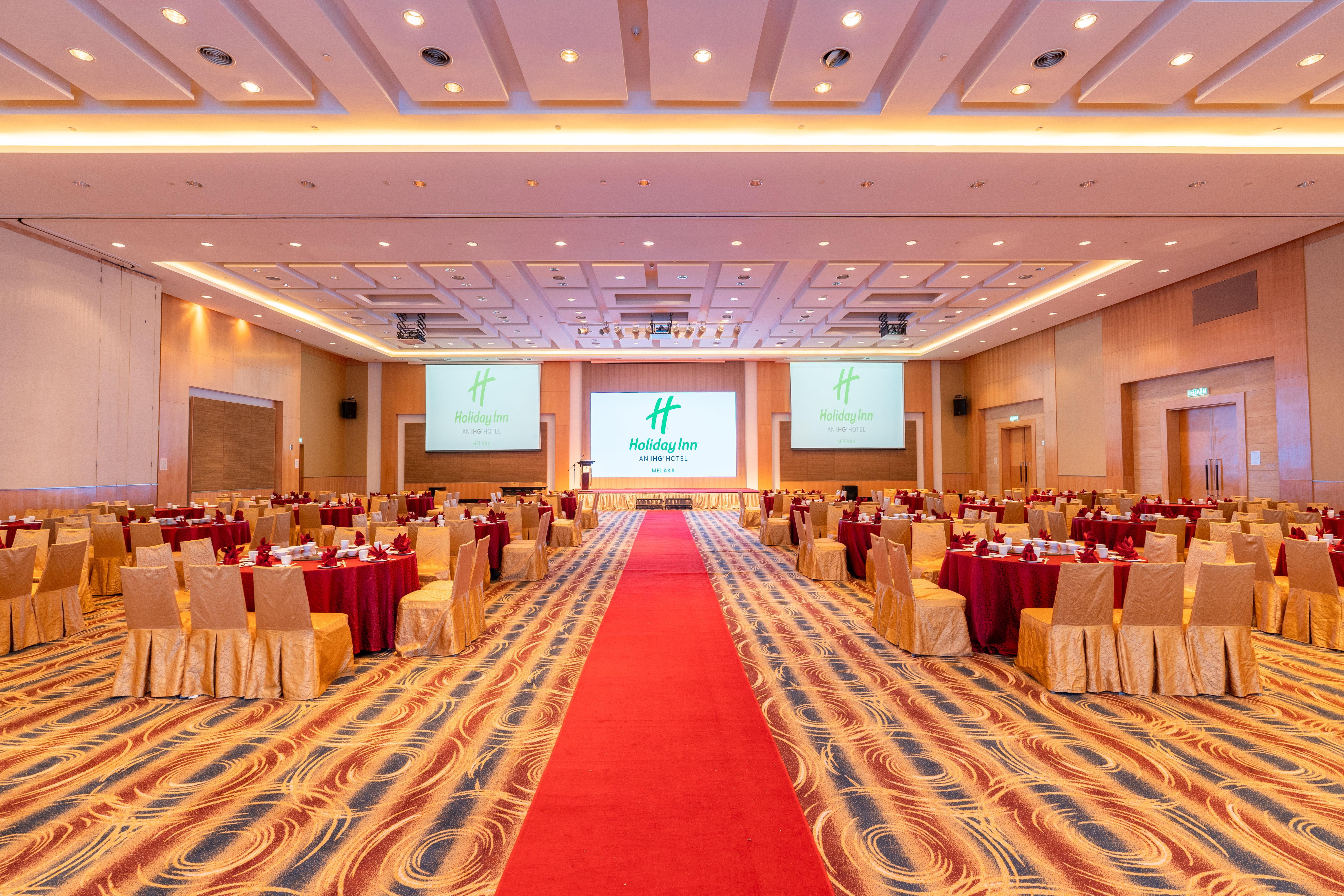 Holiday Inn Melaka By Ihg Eksteriør billede The ballroom